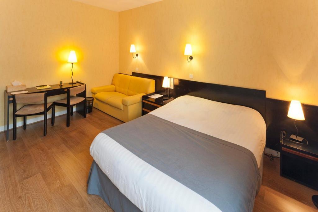Logis Hotel Le Belle Rive Najac Esterno foto