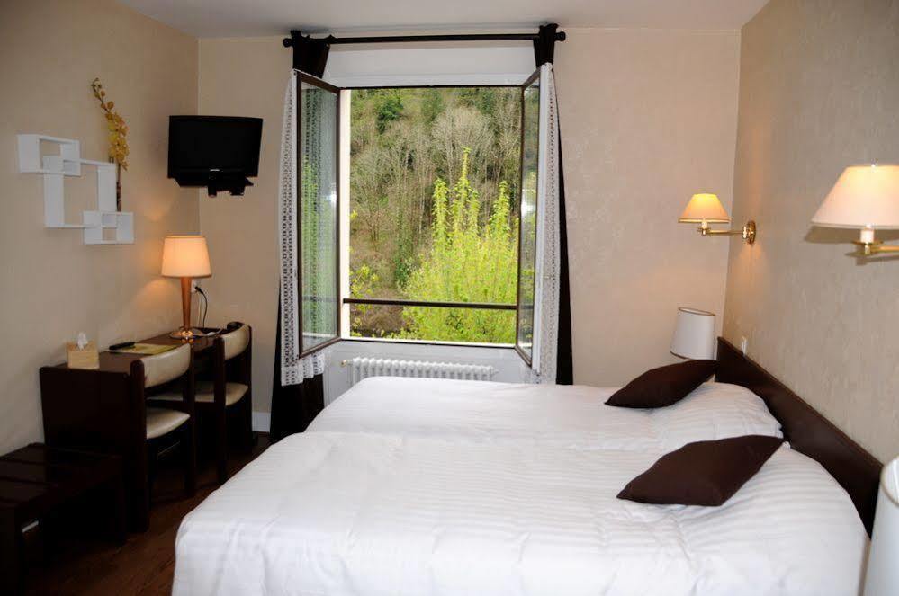 Logis Hotel Le Belle Rive Najac Esterno foto