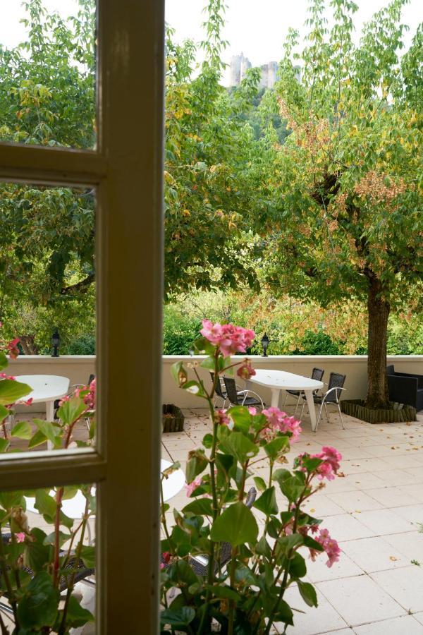 Logis Hotel Le Belle Rive Najac Esterno foto